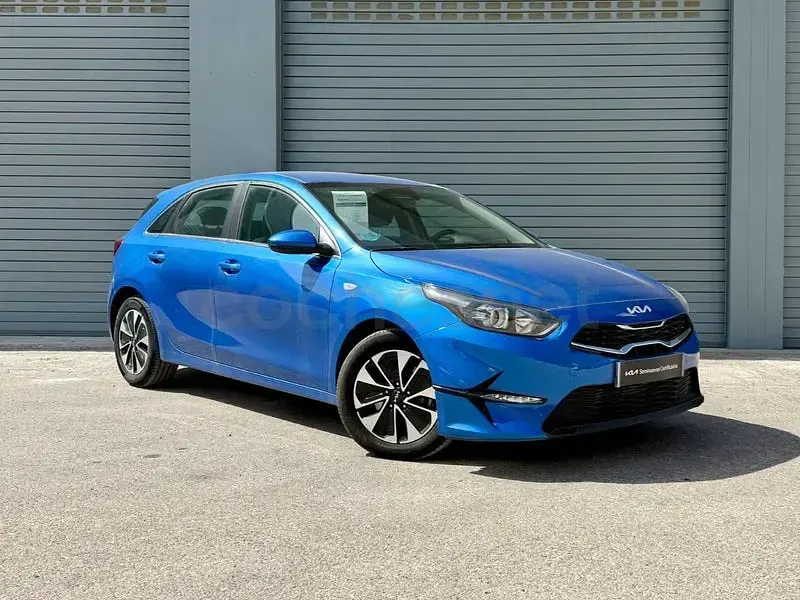 Usado Kia Ceed 100 CV (73 kW) 2025 Azul Utilitario