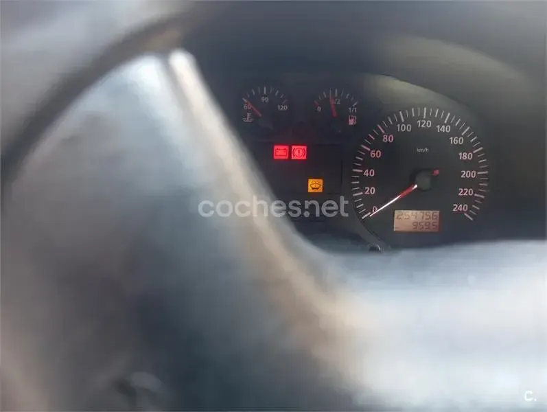 Usado Seat Toledo Sport 110 CV (80 kW) 2002 Gris / plata Berlina