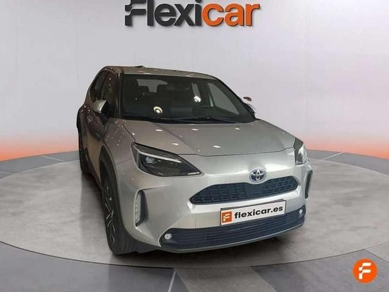 Usado Toyota Yaris Cross Active 116 CV (85 kW) 2024 Gris SUV