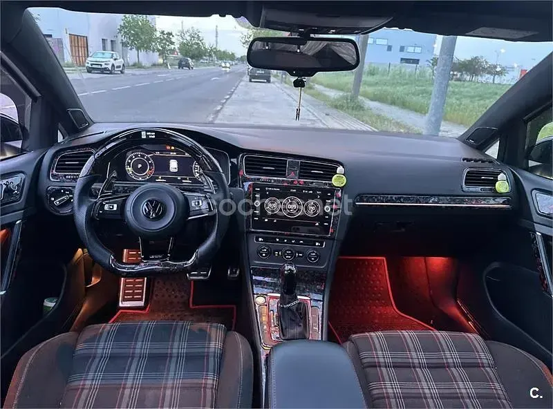 Używany VW Golf VII GTI 230 KM (169 kW) 2016 Biały Sedan/Limuzyna