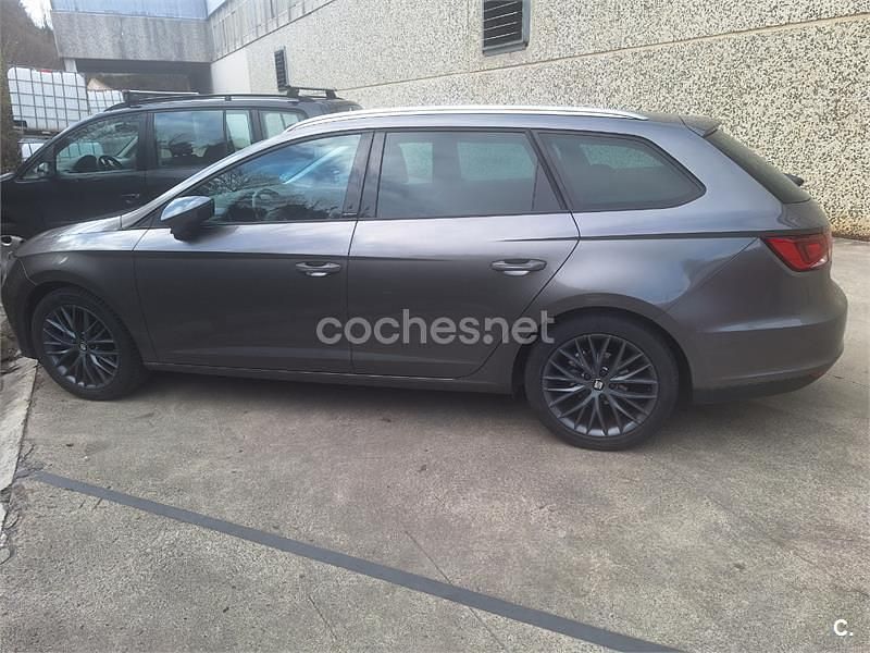 Usado Seat Leon ST CONNECT 110 CV (80 kW) 2017 Gris / plata Familiar