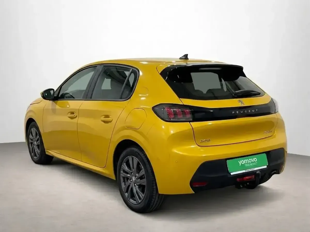 Usado Peugeot e-208 Active 100 kW (136 HP) 2022 Amarelo Citadino