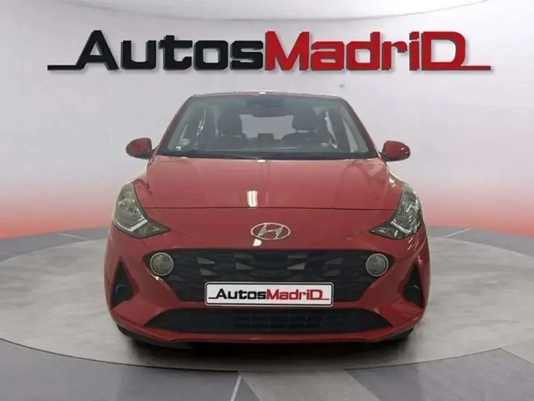 Usado Hyundai i10 67 CV (49 kW) 2021 Rojo Utilitario