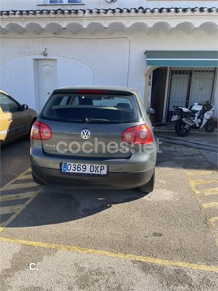 Usado VW Golf IV Highline 150 CV (110 kW) 2005 Gris / plata Berlina