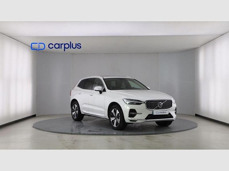 Usado Volvo XC60 Plus 350 CV (257 kW) 2023 Crystal white metalizado SUV