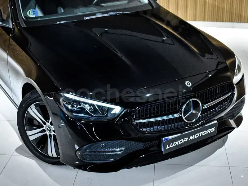 Usado Mercedes C220 200 CV (147 kW) 2022 Negro Familiar