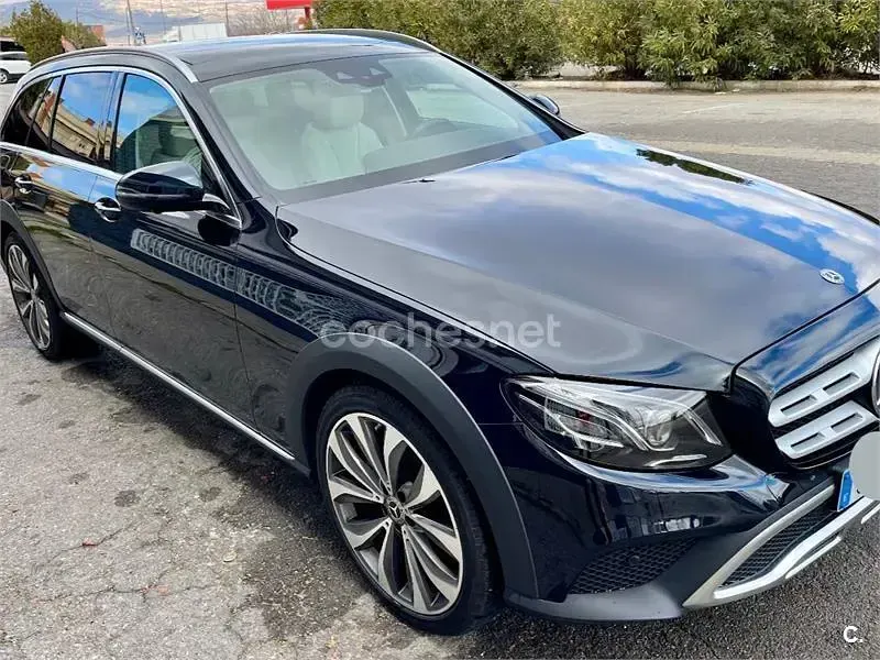 Usado Mercedes E220 All-Terrain 194 CV (142 kW) 2017 Azul Familiar