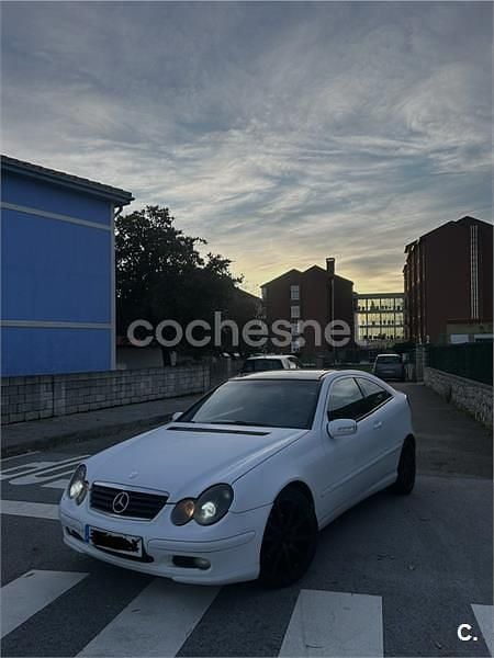 Blanco Usado 2002 Mercedes C220 Berlina | 3200 € (Precio justo) - Imagen 1/4