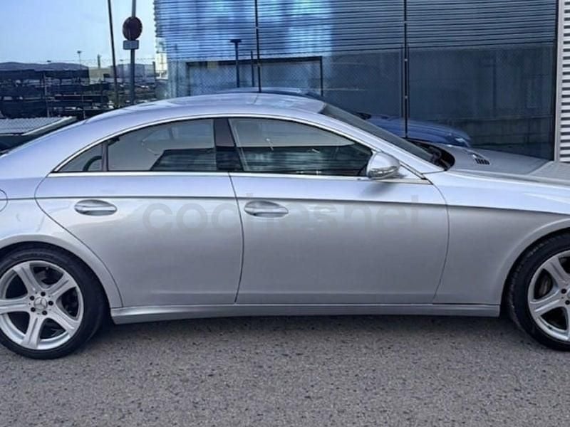 Usado Mercedes CLS500 306 CV (225 kW) 2005 Gris / plata Berlina