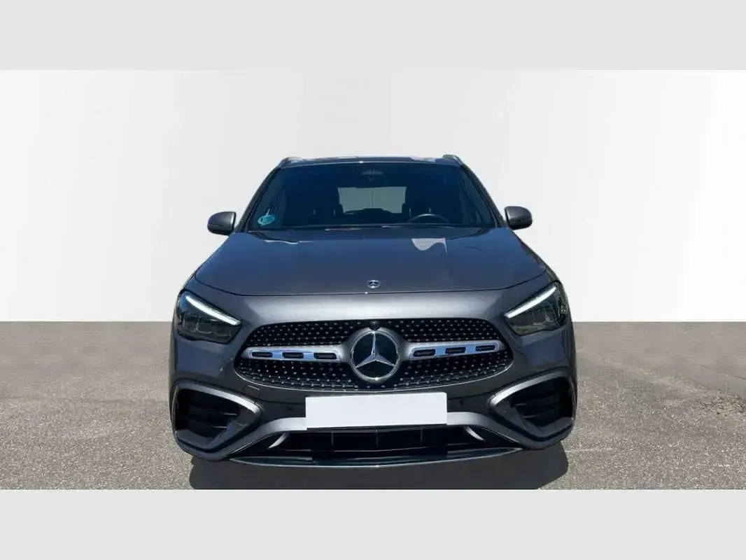 Usado Mercedes GLA200 163 CV (119 kW) 2025 Gris SUV