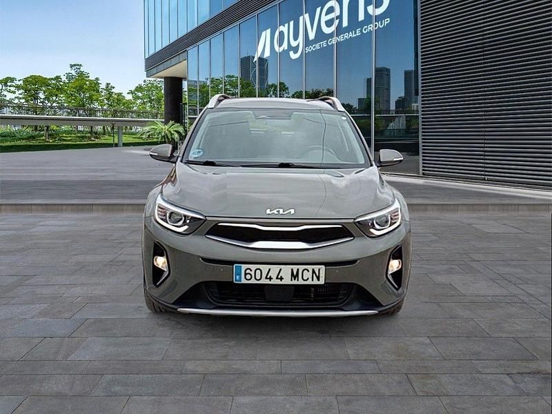 Usado Kia Stonic 120 CV (88 kW) 2022 Verde SUV