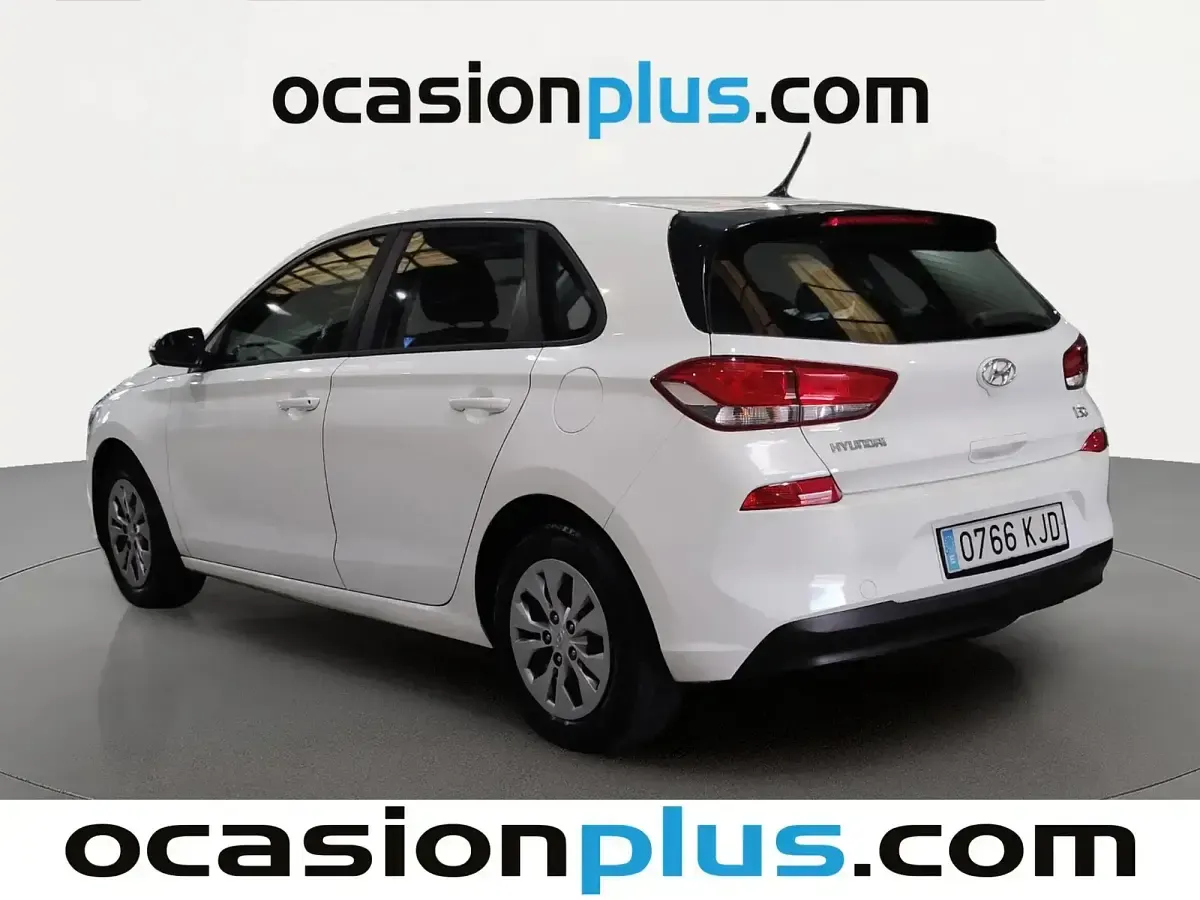 Usado Hyundai i30 120 CV (88 kW) 2018 Blanco Berlina