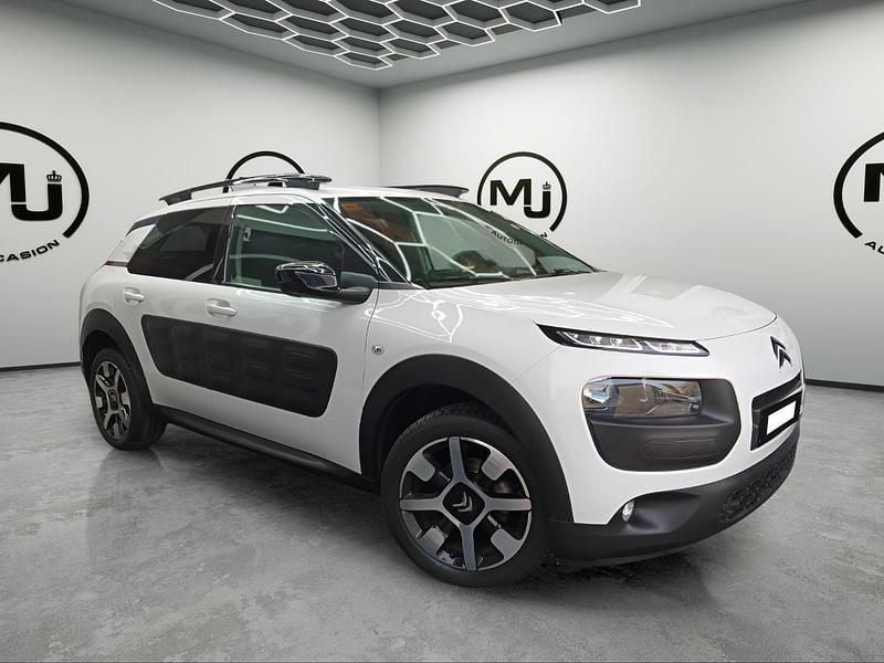 Usado Citroën C4 Cactus Live 82 HP (60 kW) 2016 Branco Citadino