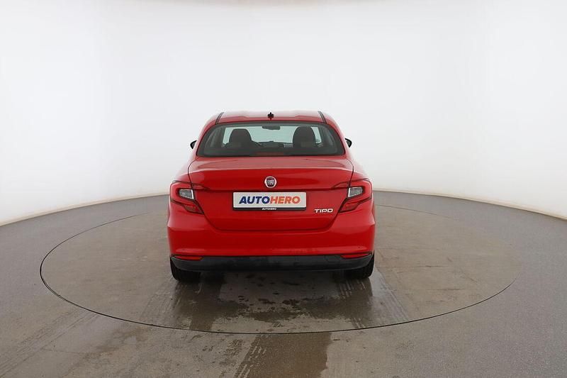 Usado Fiat Tipo Lounge 95 CV (69 kW) 2019 Rojo Berlina