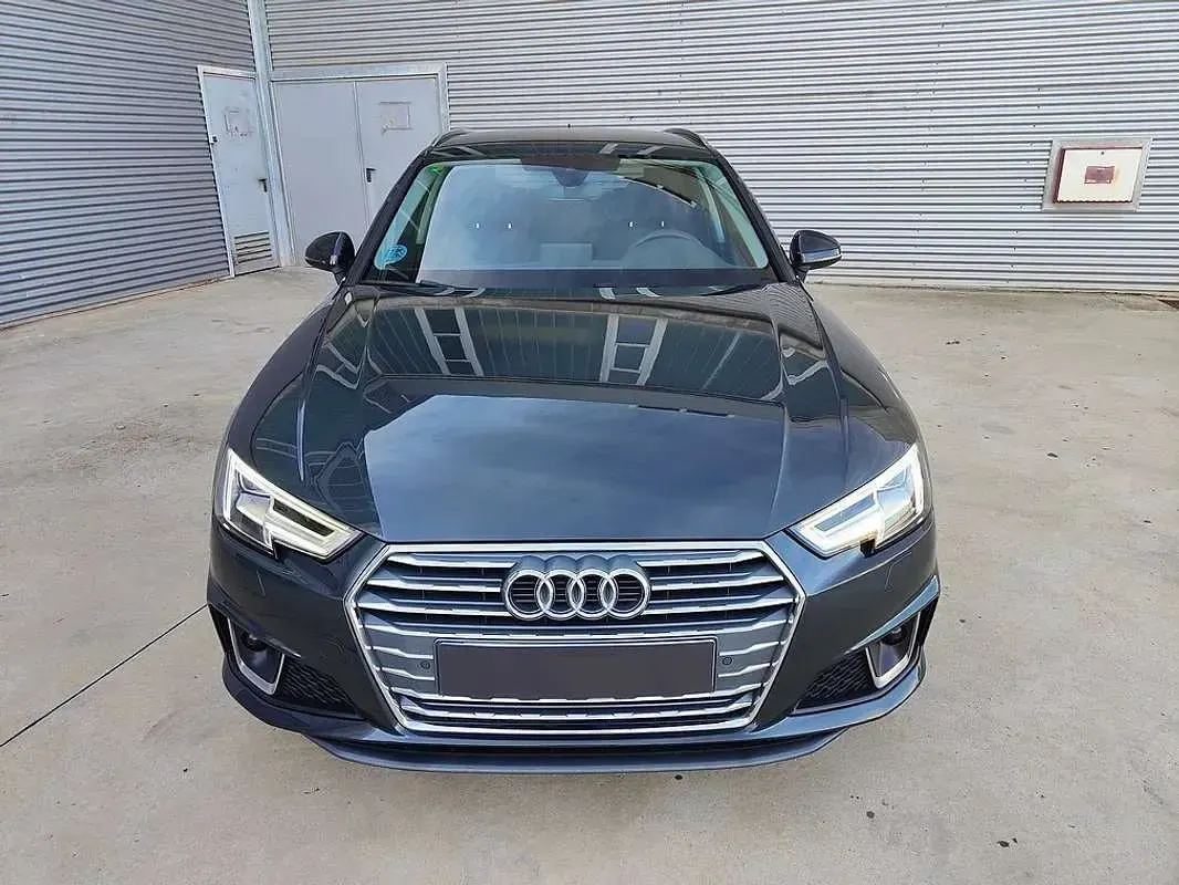 Usado Audi A4 S-Line 170 CV (125 kW) 2019 Azul Familiar