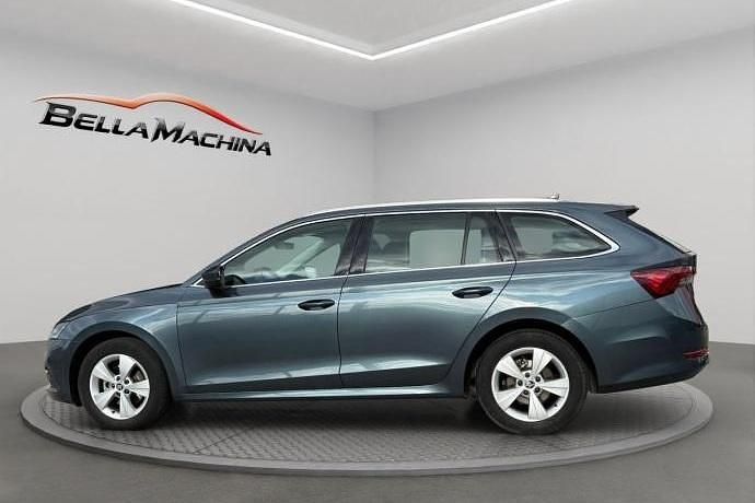 Usado Skoda Octavia Ambition 150 CV (110 kW) 2022 Gris Familiar