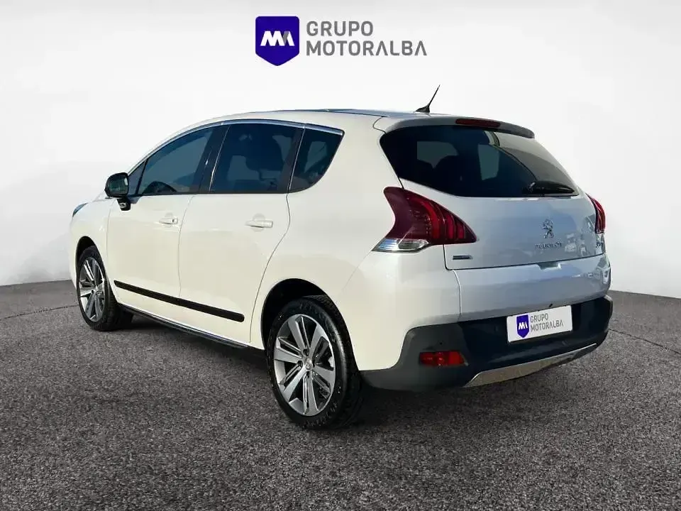 Usado Peugeot 3008 Allure 130 CV (95 kW) 2016 Blanco SUV