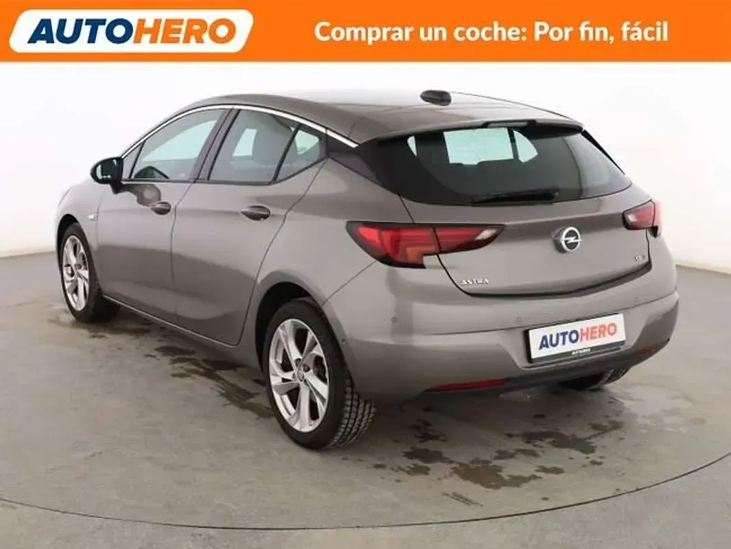Usado Opel Astra Dynamic 110 CV (80 kW) 2017 Gris Berlina