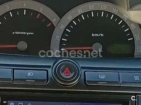 Usado SsangYong Rodius 165 CV (121 kW) 2009 Beige Monovolumen