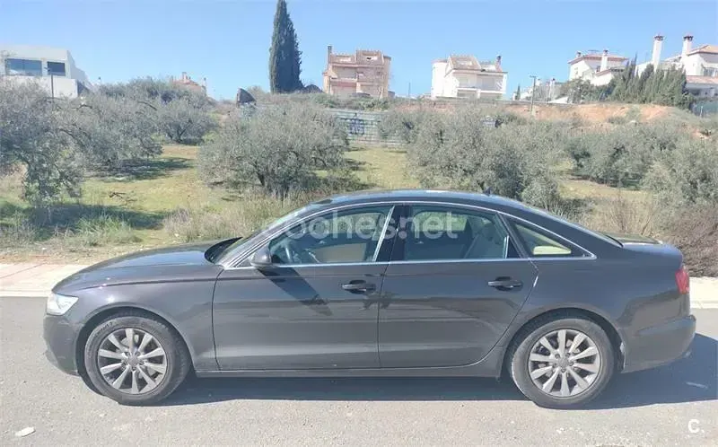 Usado Audi A6 177 CV (130 kW) 2014 Gris / plata Berlina