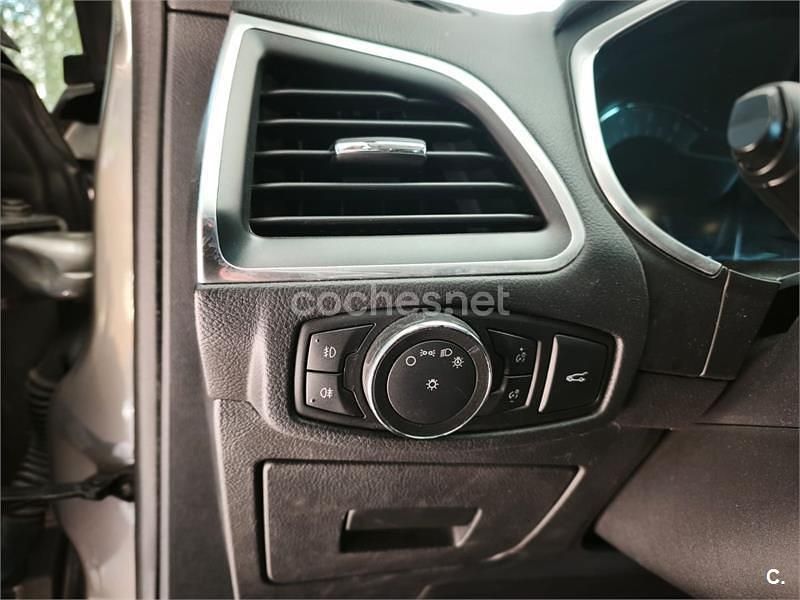 Usado Ford S-MAX Titanium 150 CV (110 kW) 2016 Beige Monovolumen