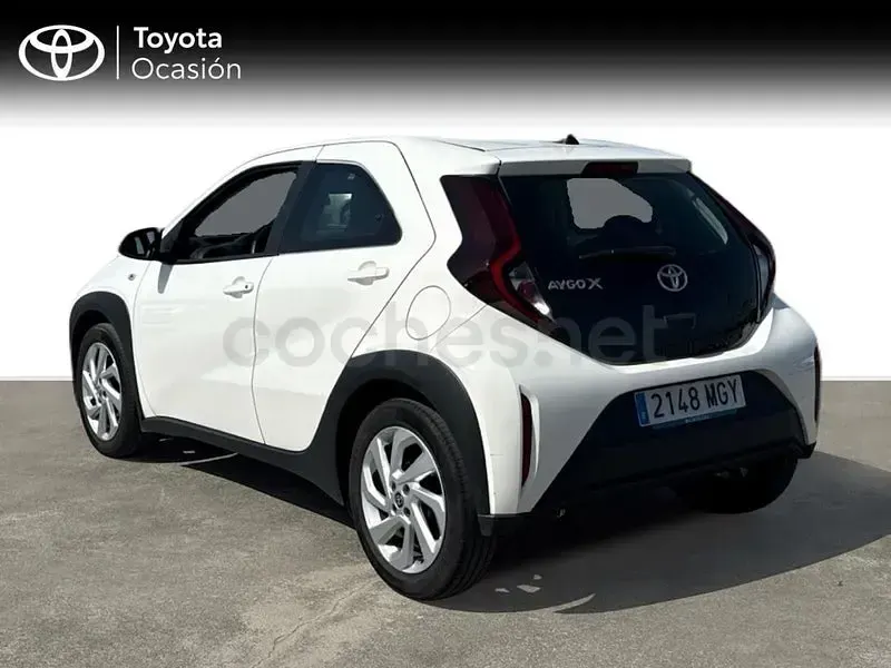 Usado Toyota Aygo X Play 72 CV (52 kW) 2023 Blanco SUV