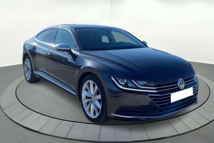 Usado VW Arteon Elegance 150 HP (110 kW) 2018 Cinzento Sedan