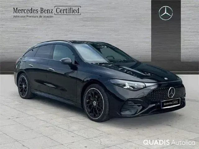 Usado Mercedes CLA250e Shooting Brake 200 kW (272 CV) 2026 Negro cosmos Familiar