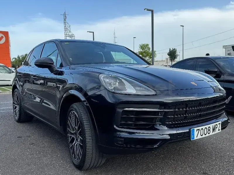Käytetty Porsche Cayenne 462 HP (339 kW) 2018 Musta Katumaasturi