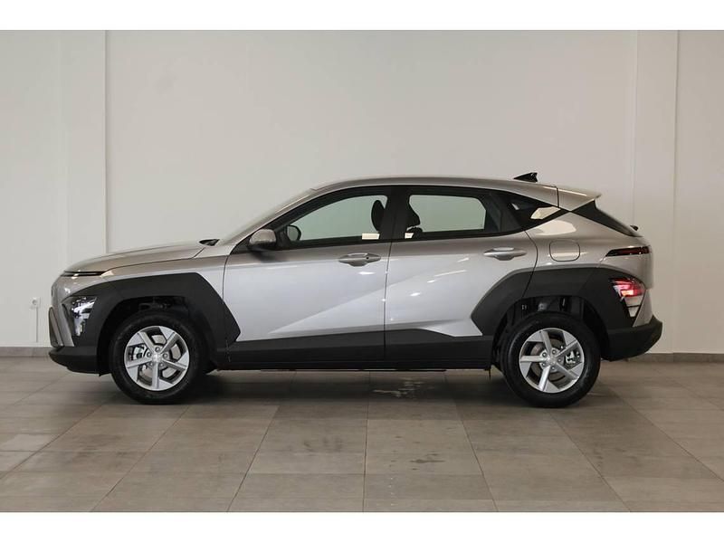 Usado Hyundai Kona 120 CV (88 kW) 2024 Gris claro SUV