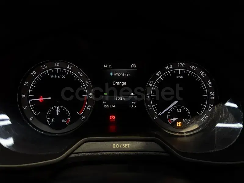 Usado Skoda Octavia Ambition 115 CV (84 kW) 2018 Gris / plata Familiar