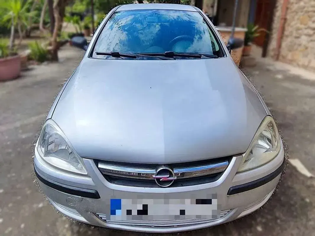 Usado Opel Corsa 71 CV (52 kW) 2004 Gris Utilitario