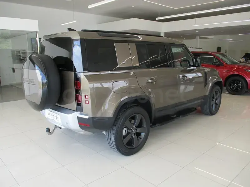 Usado Land Rover Defender SE 249 CV (183 kW) 2024 Beige SUV