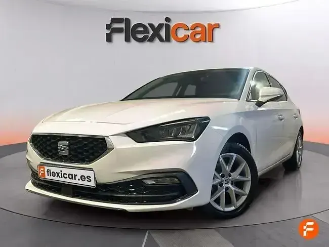 Usado Seat Leon Style 115 CV (84 kW) 2021 Blanco