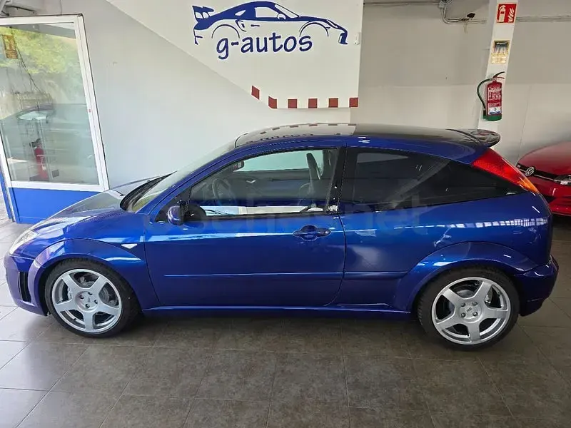 Usado Ford Focus RS 220 CV (161 kW) 2003 Azul Berlina