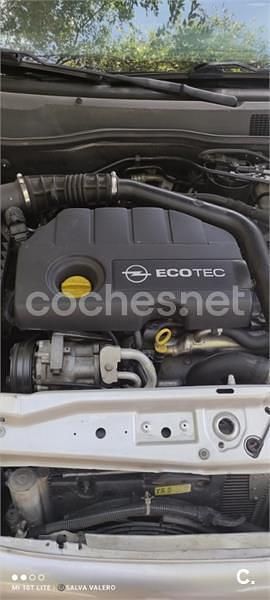 Usado Opel Astra Edition 80 CV (58 kW) 2004 Gris / plata Berlina