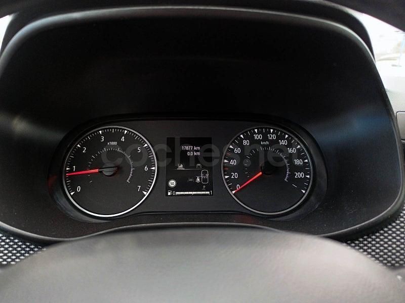 Usado Dacia Jogger Expression 110 CV (80 kW) 2025 Gris / plata Monovolumen