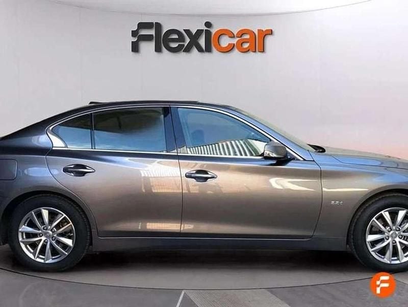 Usado Infiniti Q50 Premium 170 CV (125 kW) 2018 Gris Berlina