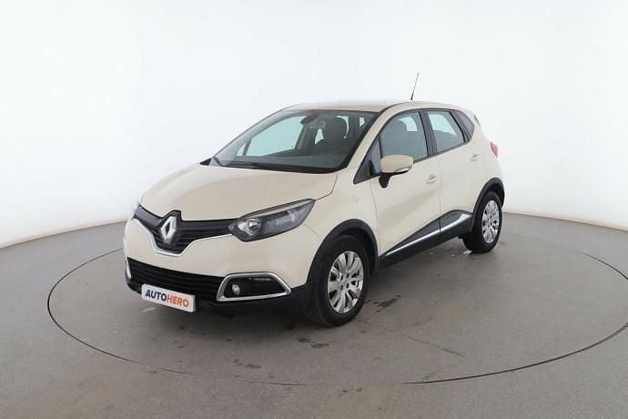Usado Renault Captur Intens 120 CV (88 kW) 2013 Beige SUV