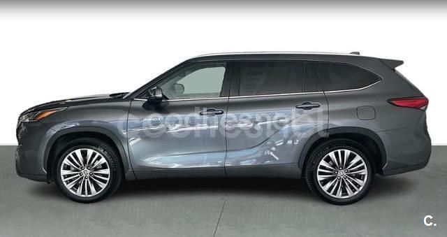 Usado Toyota Highlander Advance 246 CV (180 kW) 2021 Gris / plata SUV