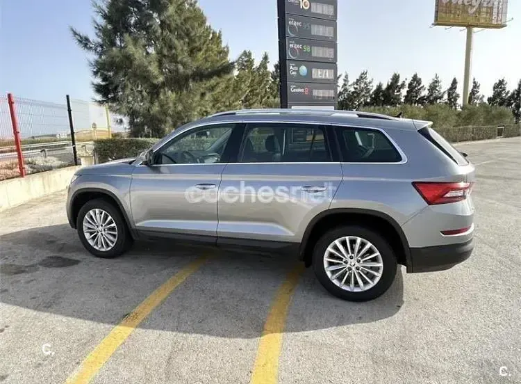 Usado Skoda Kodiaq Style 190 CV (139 kW) 2018 Gris / plata SUV