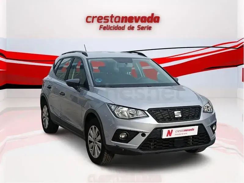 Usado Seat Arona Reference 90 CV (66 kW) 2020 Gris / plata SUV