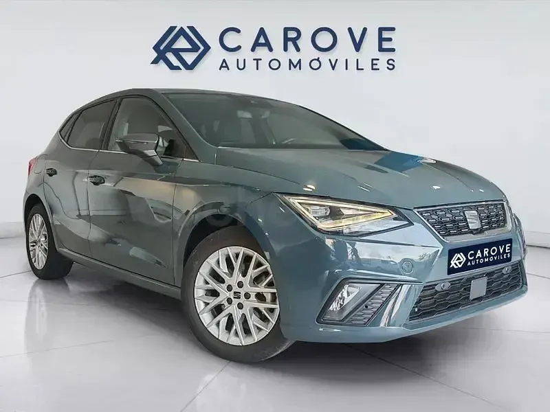 Usado Seat Ibiza 115 CV (84 kW) 2025 Gris / plata Utilitario