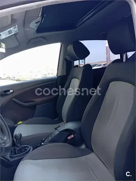 Usado Seat Altea Stylance 102 CV (75 kW) 2008 Rojo Monovolumen