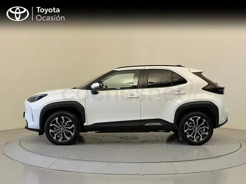 Usado Toyota Yaris Cross Active 130 CV (95 kW) 2025 Blanco SUV