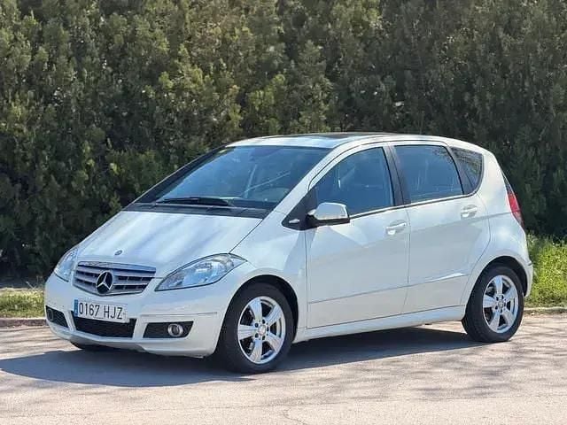 Usado Mercedes A180 Style 109 HP (80 kW) 2012 Branco Sedan