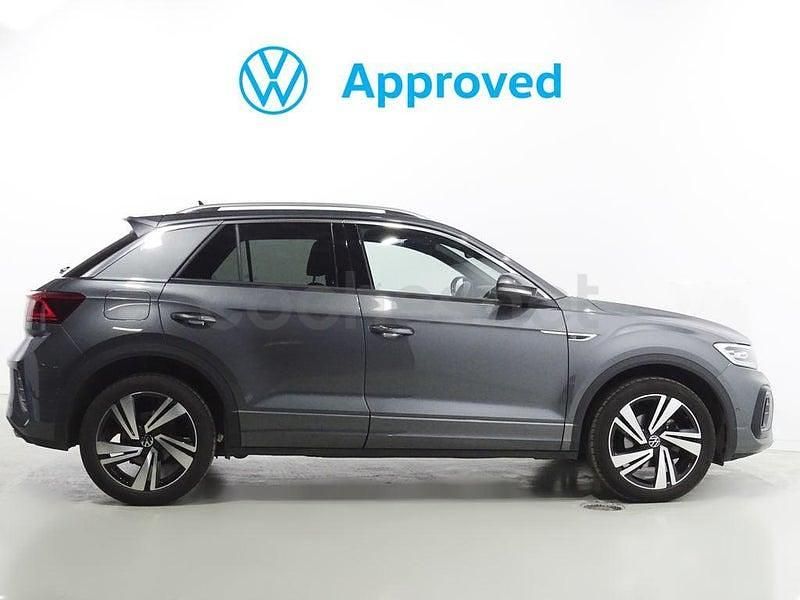 Usado VW T-Roc R-line 150 CV (110 kW) 2023 Gris / plata SUV
