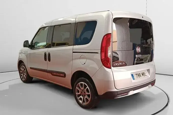 Usado Fiat Doblò Trekking 120 CV (88 kW) 2022 Monovolumen