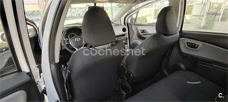 Usado Toyota Yaris City 69 CV (50 kW) 2014 Blanco Utilitario