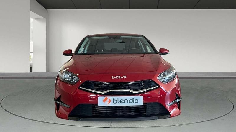 Usado Kia Ceed 136 CV (100 kW) 2023 Rojo Utilitario